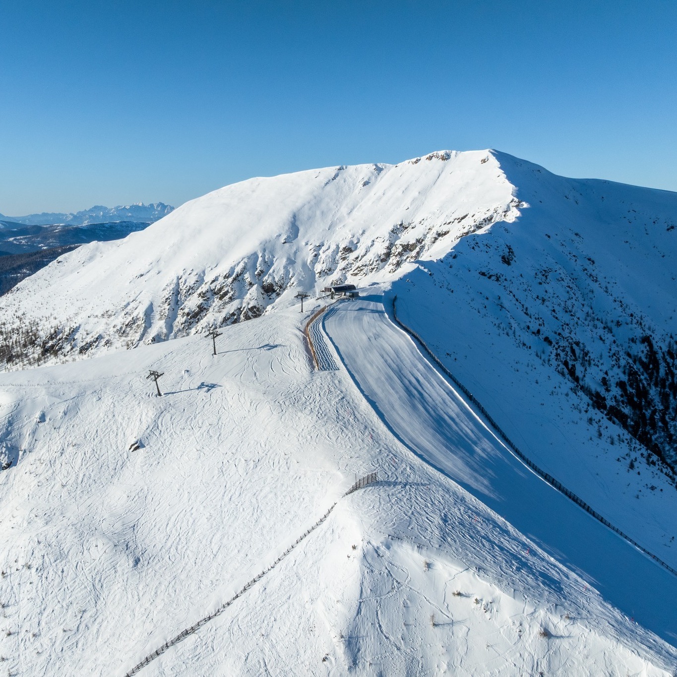 A völgyben már tavasz van, de a hegyen még tél az úr! (Kép: Turracher Höhe)