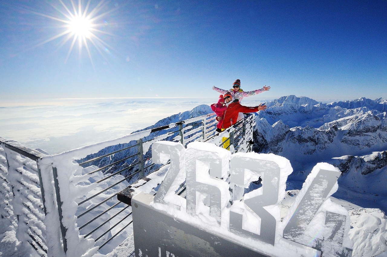 Téli panoráma a Lomnici-csúcs kilátójából | Fotó: regiontatry.sk