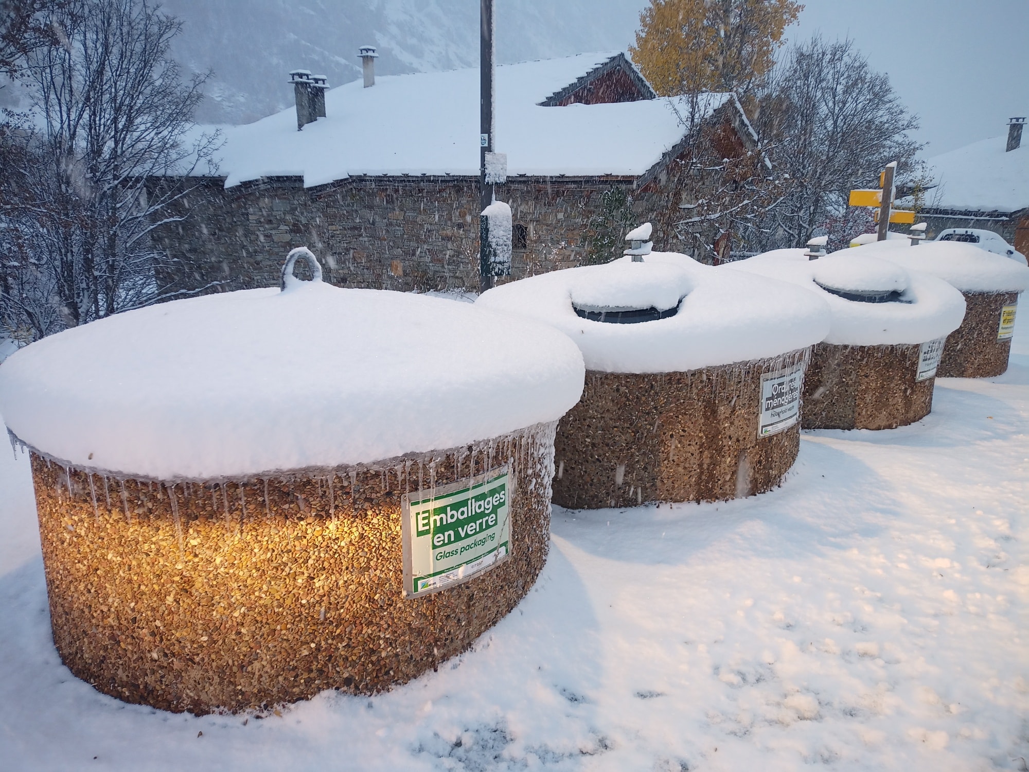 Bonneval sur arc. DO, 20-30 cm hó 2000 méteren