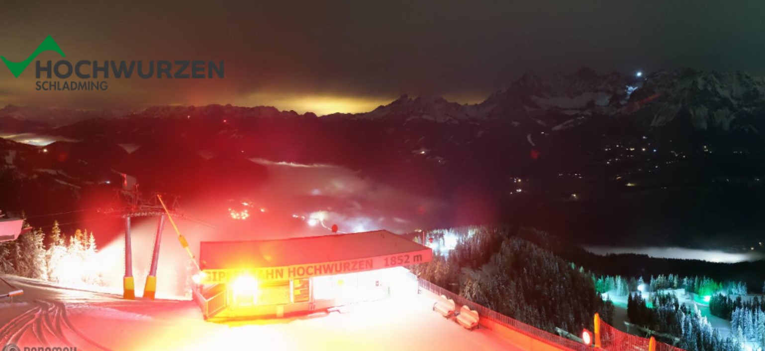 Szombat hajnali hóágyúzás Hochwurzenen (Schladming) - Fotó: panomax