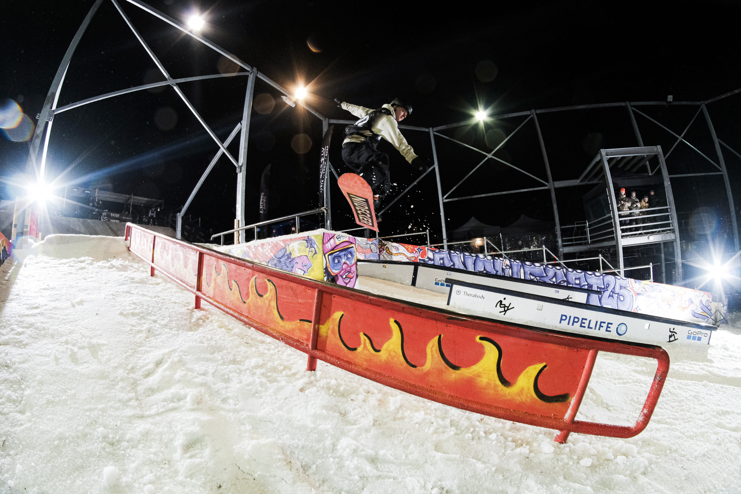 Egy látványos ugrás a ROCK A RAIL december eleji rigai fordulójáról I Fotó: snowfest.eu