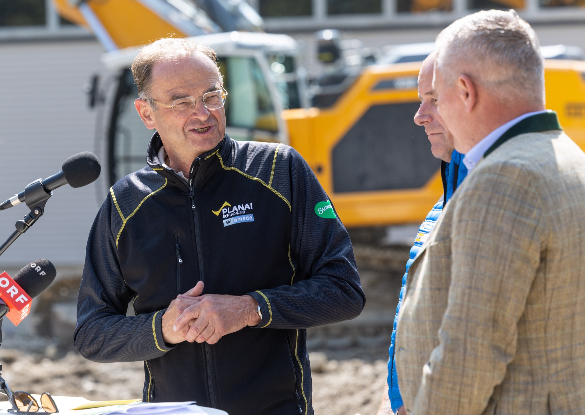 Sajtótájékoztató 2025 nyarán, bejelentik az új liftek építését / Kép: Planai - Schladming