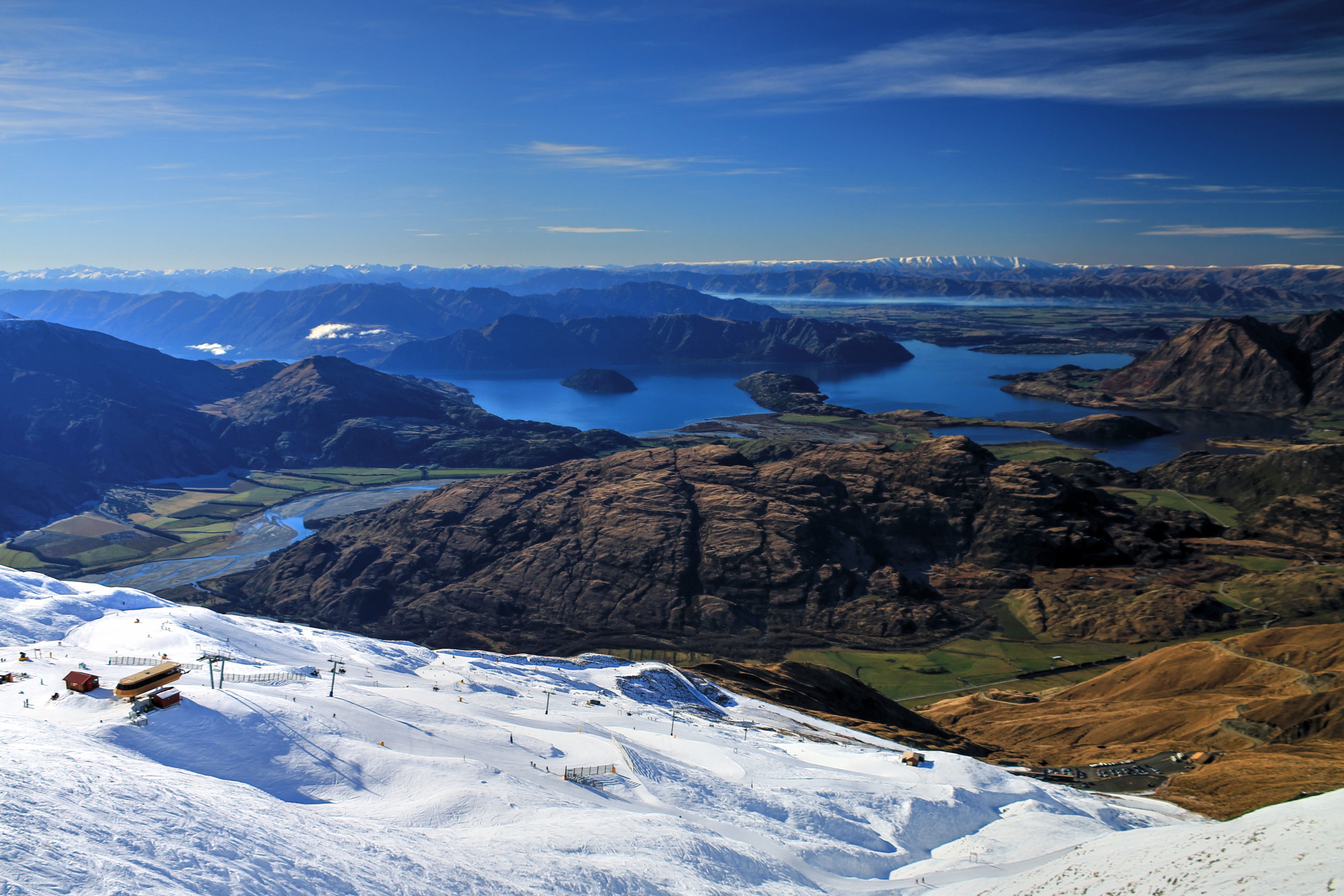 Treble Cone, háttérben a Wanaka tóval  -  Fotó: Stánicz Balázs (Stani)