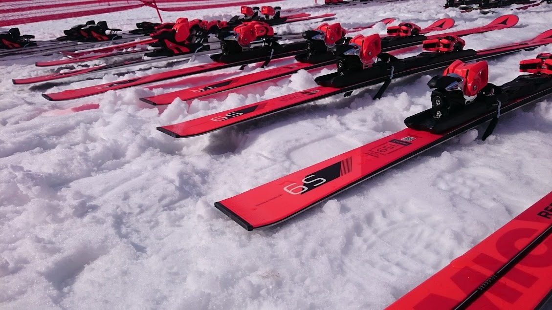 Porhavas és jeges pályán is egyaránt stabilnak bizonyult | Fotó: blog.snowsport.pl