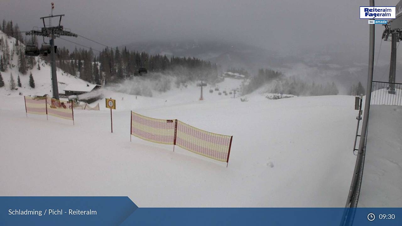 Reiteralm: Holle Anyó mellett a hóágyúk is besegítenek - fotó: webkamera