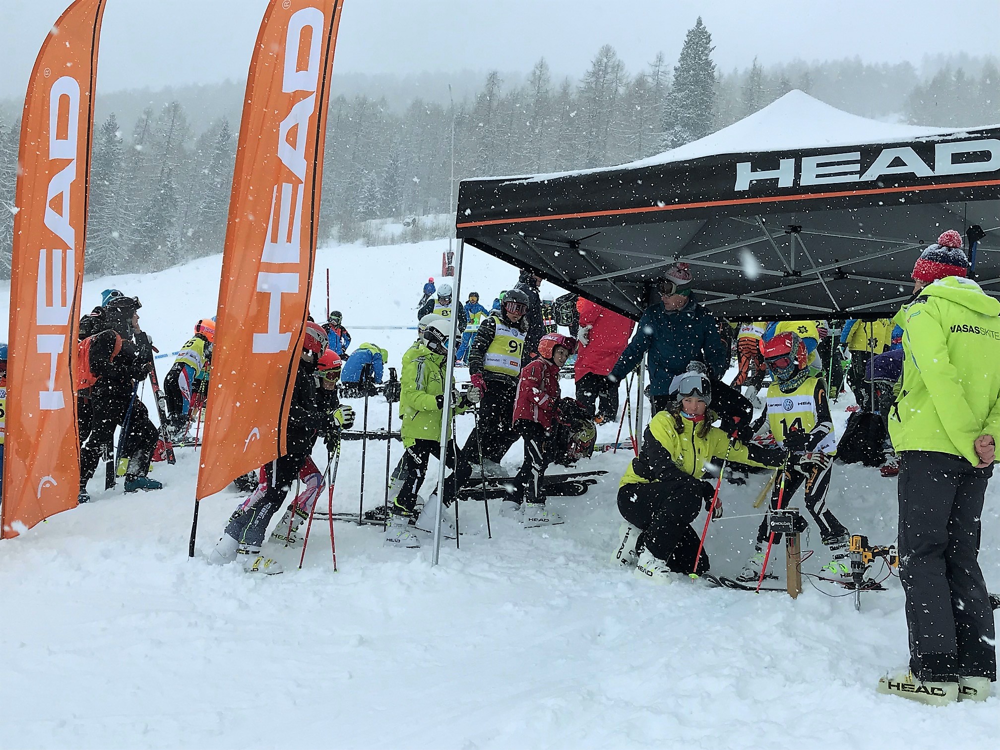 A verseny folyamán végig szakadt a hó | Fotó: Tóth Etre