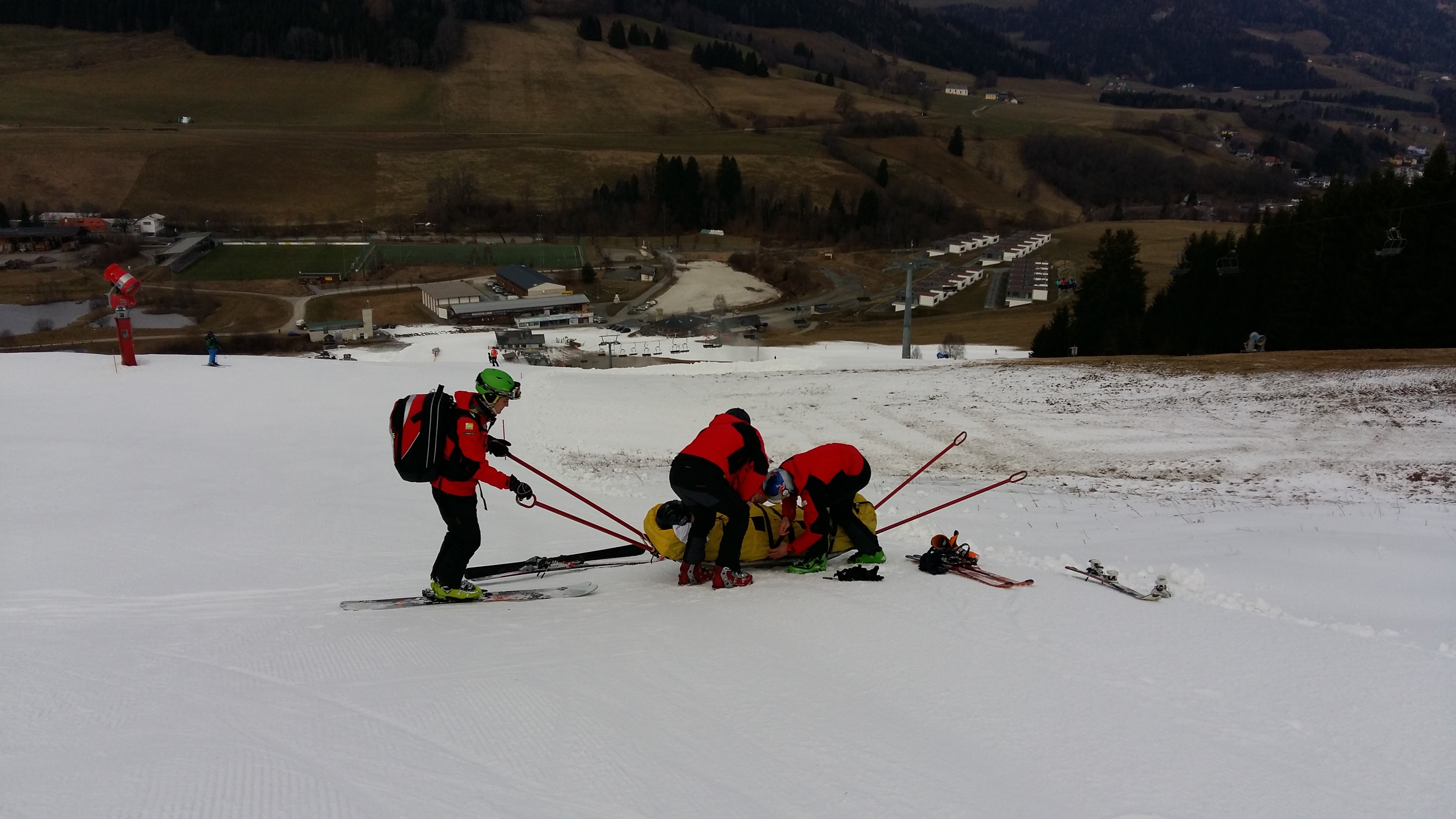 Egy síbaleset biztosítás nélkül sokba kerülhet.