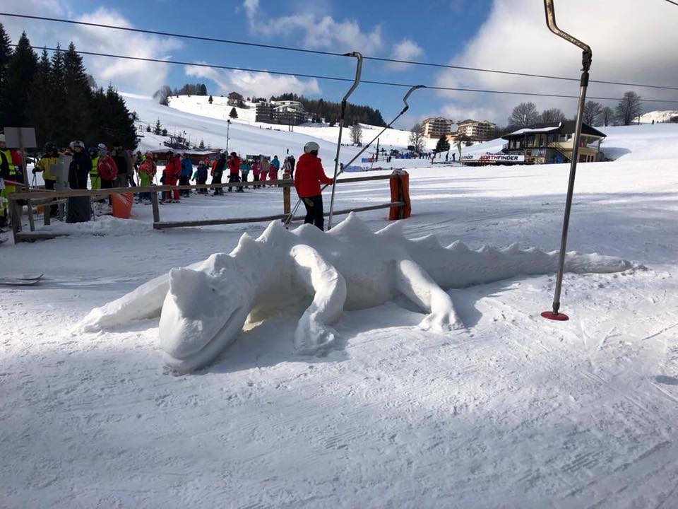 Ilyen alkotást csak <a href="/siterep/donovaly/" target="_blank">Donovalyban</a> lehet látni a P1 és P2-es lifteknél