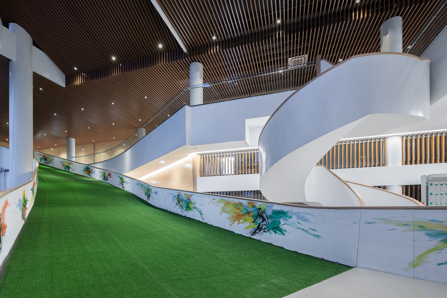 Egy pálya az épületen belül