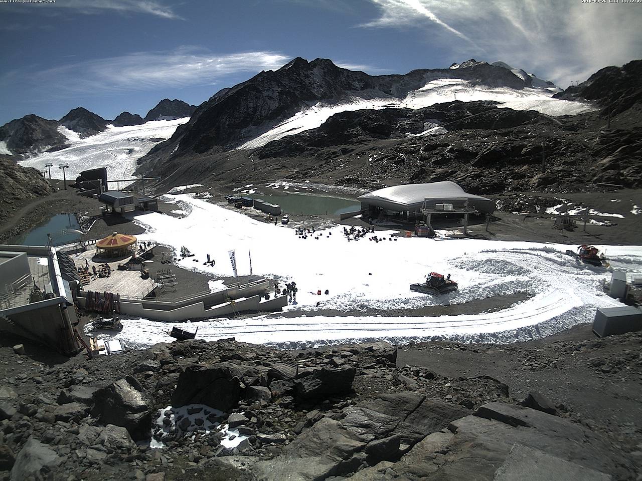 Készítik a pályákat Pitztalon - fotó: webkamera