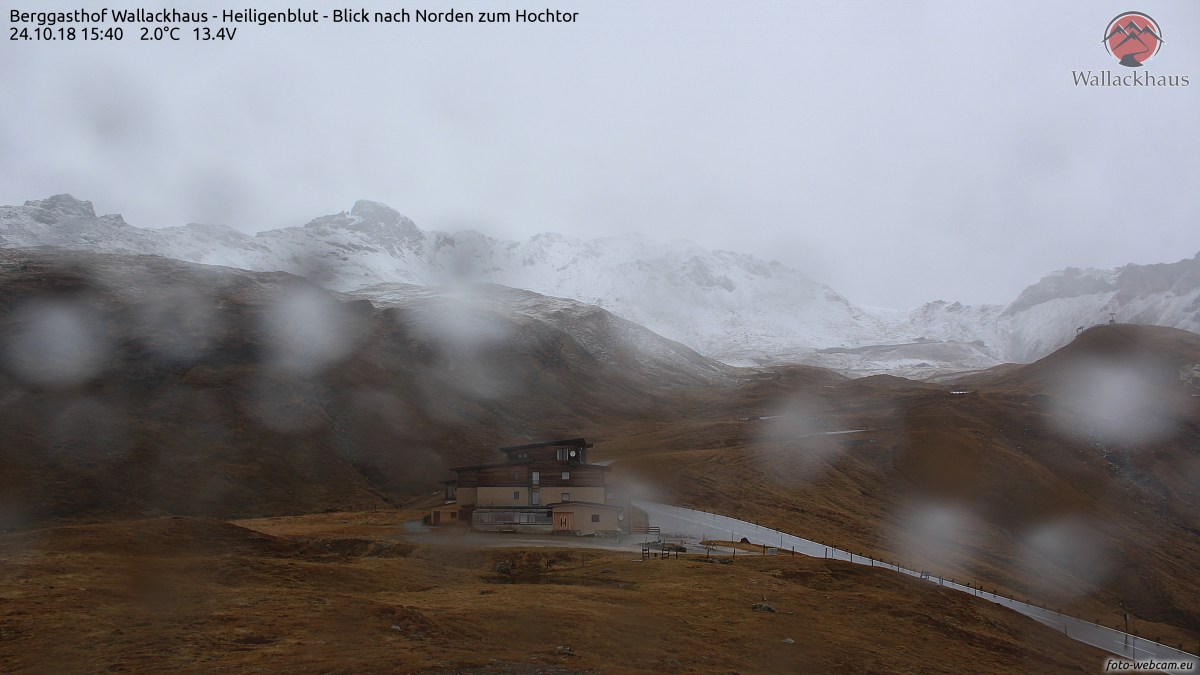 Jól kivehető hóhatár a Grossglockner út mentén - fotó: foto webcam