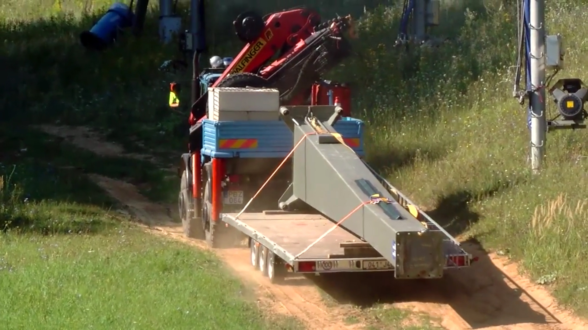 A lift tartóoszlopait ma kezdték el behelyezni | Fotó: MTI