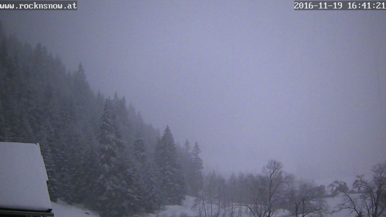 Friss hó a Tuxi völgyben, bár a napokban elolvad, a gleccseren marad a porhó