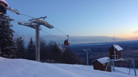 A kabinos lift felső állomása (forrás: Facebook)