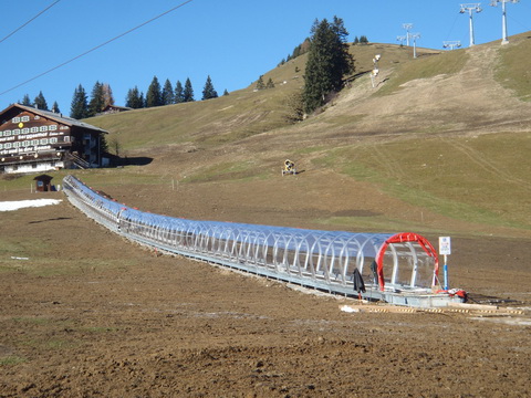 Már elkészült a fedett szőnyeglift