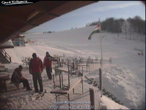 20-25 cm friss hó a Síparkban