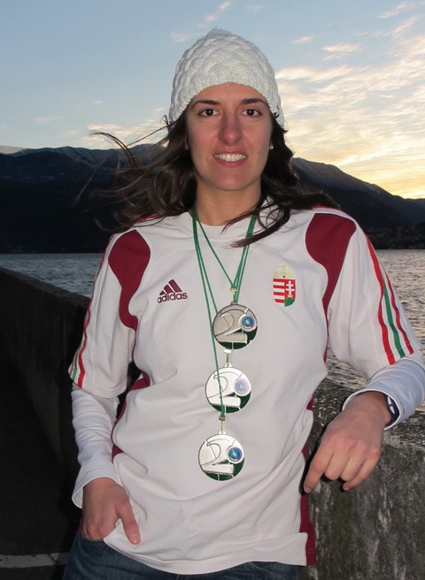 Melinda az ezüstérmeivel