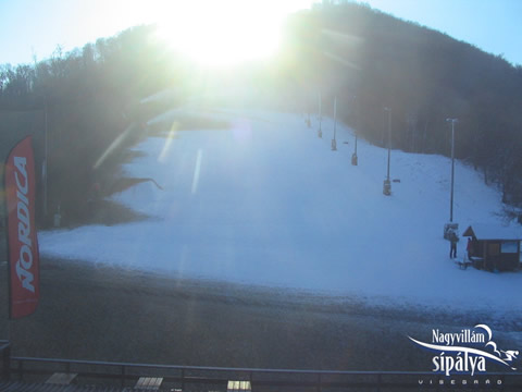 5 cm hóval és napsütéssel várják a csúszni vágyókat