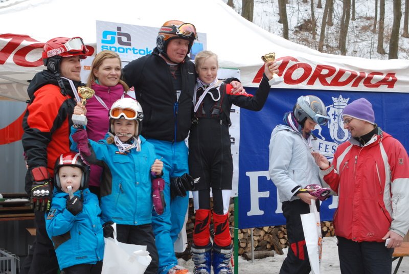 A családi verseny dobogósai a XI. Veszprémi Bajnokságon