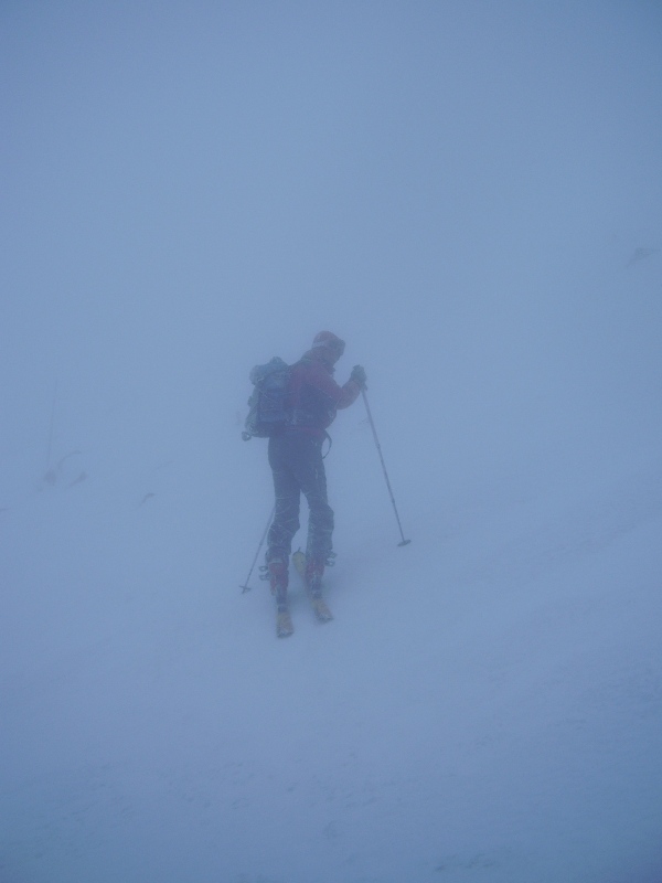 szél, köd, 5 méter látótávolság...