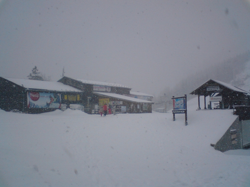 Reggelre 15, de inkább 20 cm friss