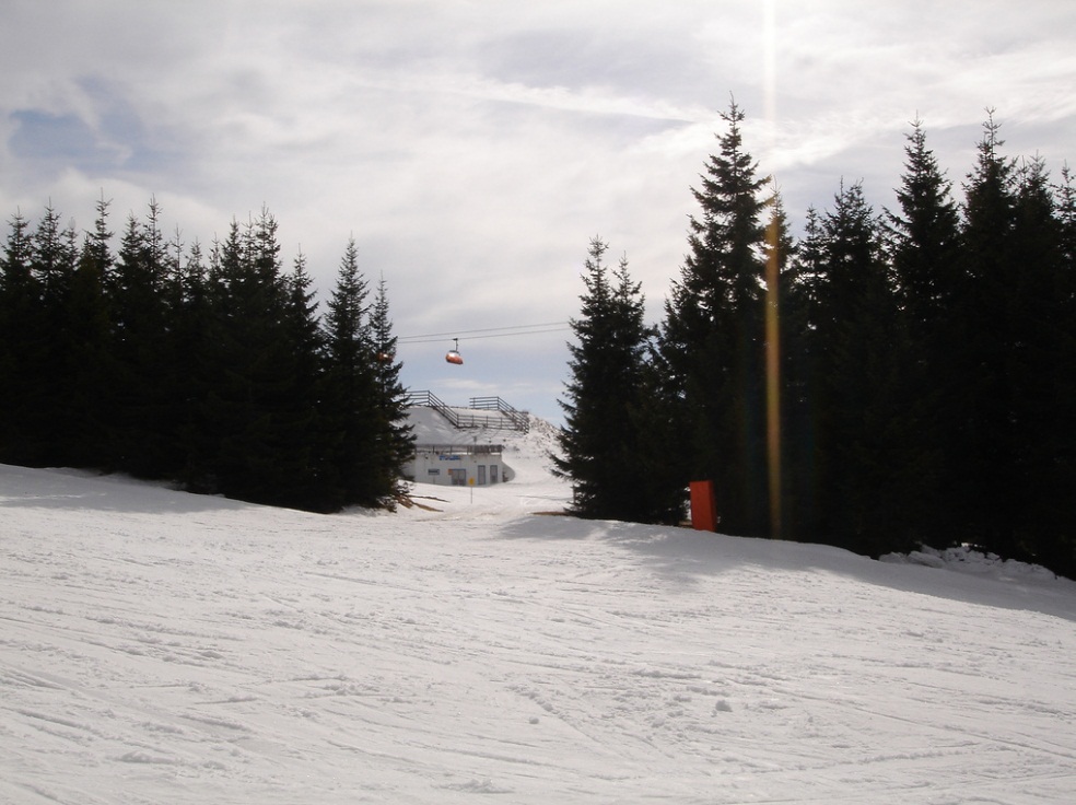 3as piros felső harmadán