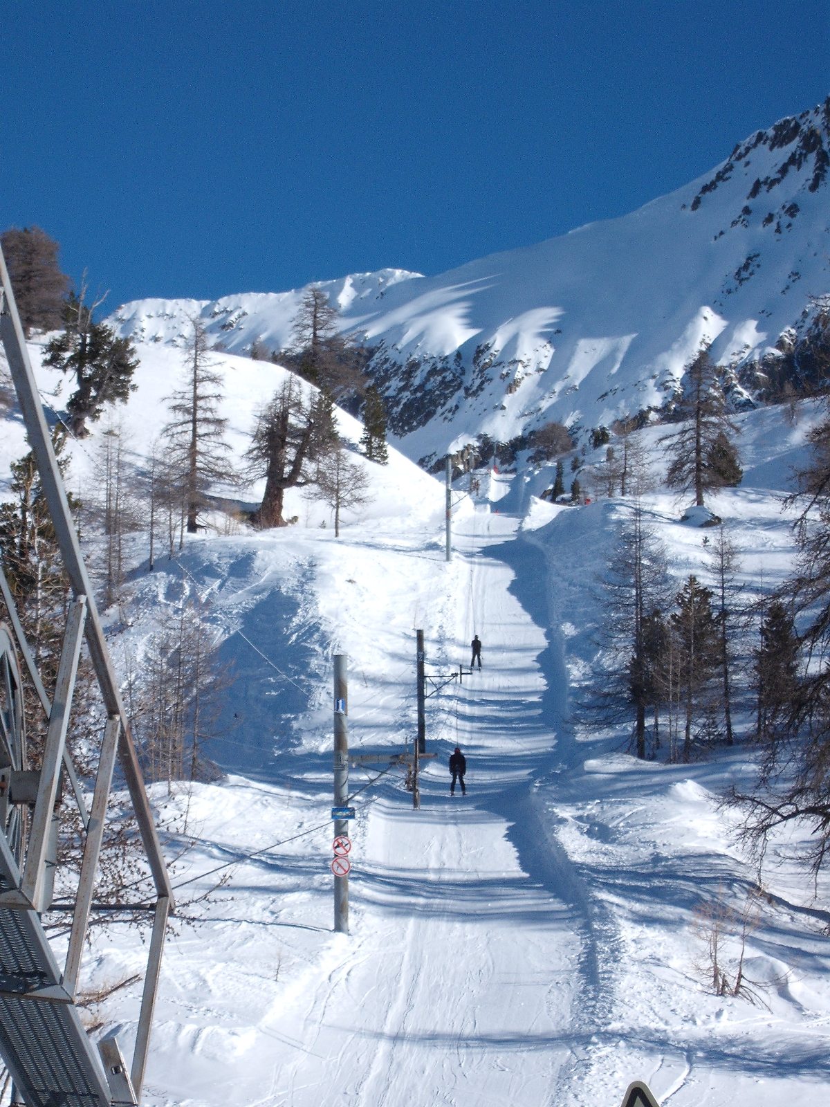 Hosszú út áll előttük (Grande Combe tányéros)