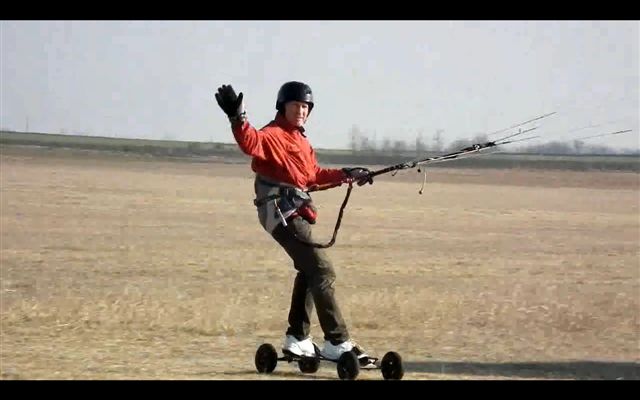  nem csúszik, gurul.....