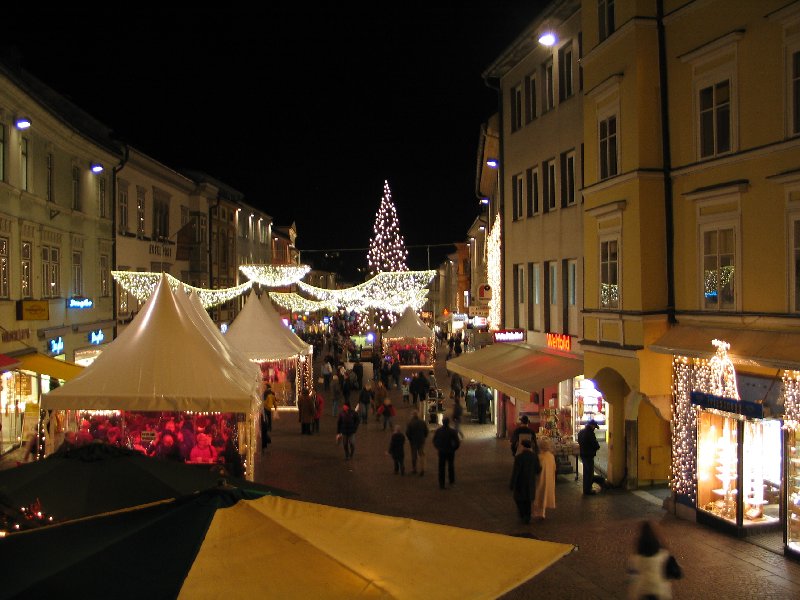 Karácsonyi vásár Villach főterén