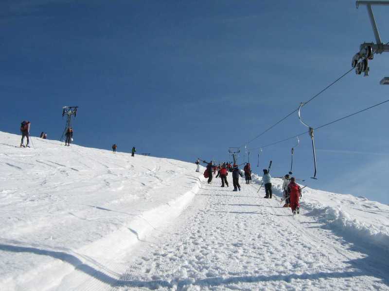 Lejárt a munkaidő. A sok póruljárt meg elindult gyalog a déli oldalra, ahol parkoltak