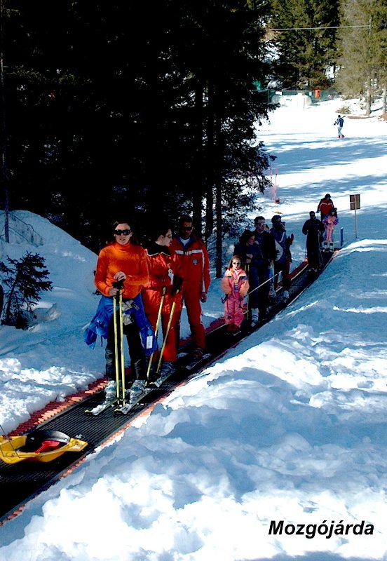 Visszaúton a Pianni platon lévő mozgójárda