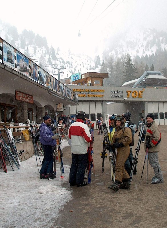 Romlik az idő Canazei-ben