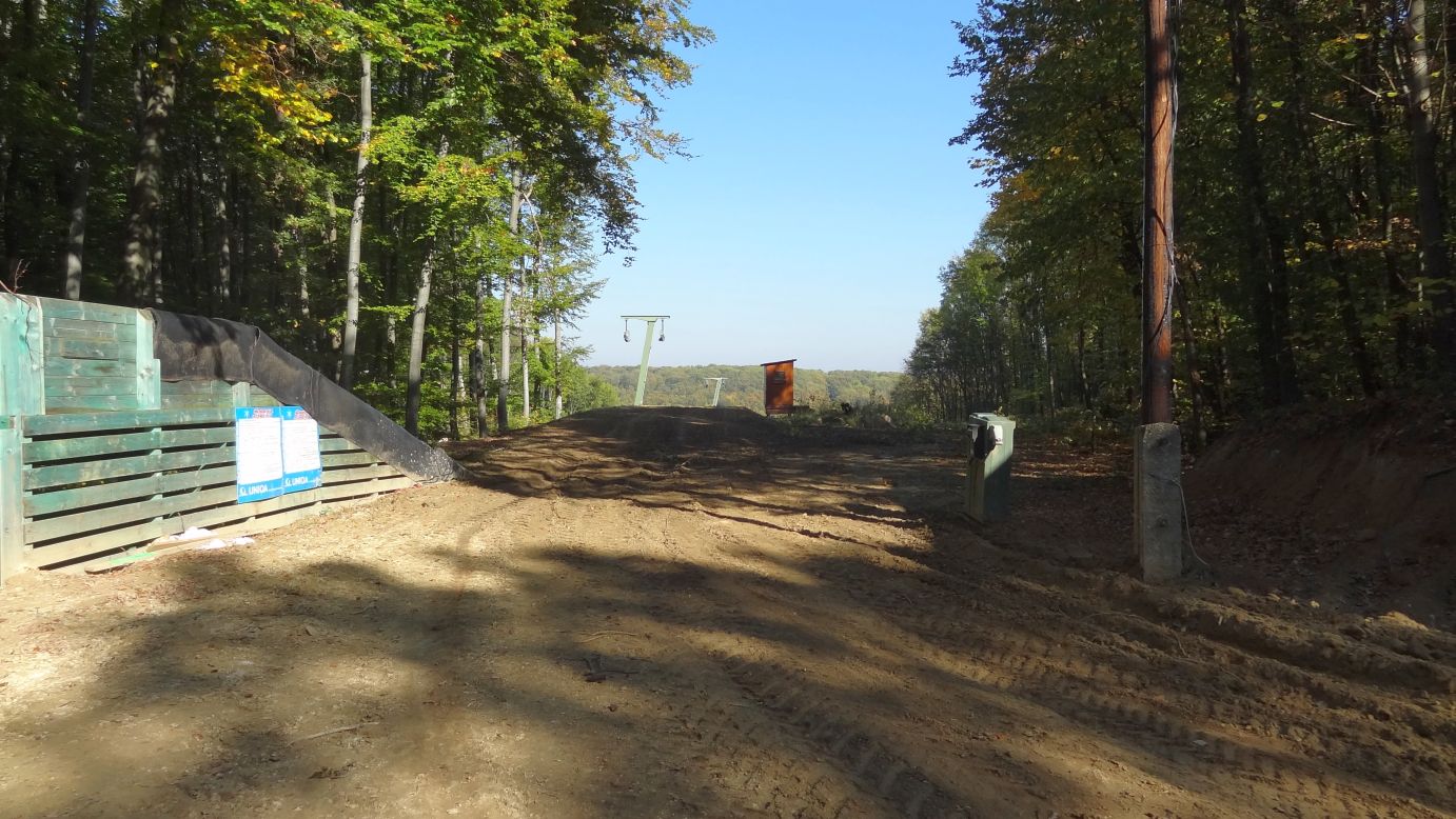 1-es csákányos felső