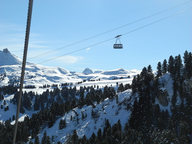 Égi jármű (81 személyes)