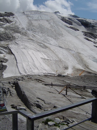Foliazott-gleccser-a-palya-vegevel-2007.06.24..JPG