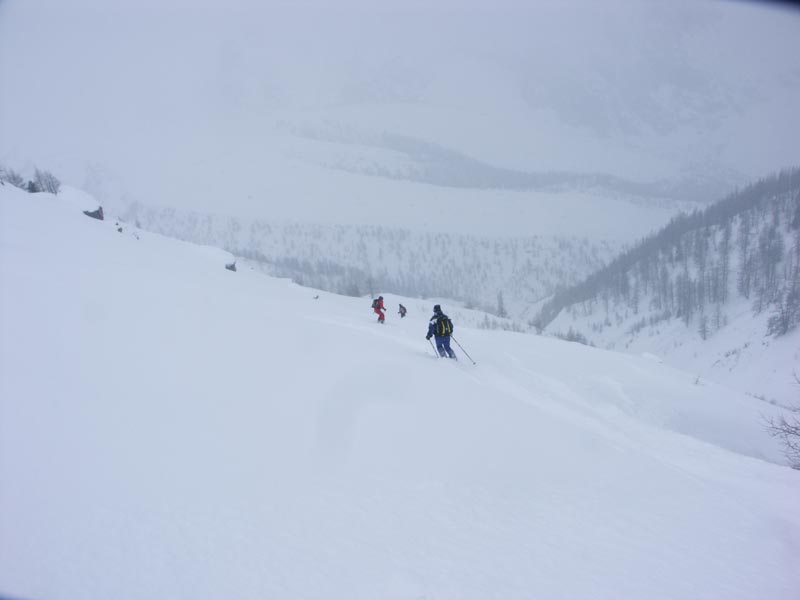 Az idő helyett a porhó és a meredekség kárpotól