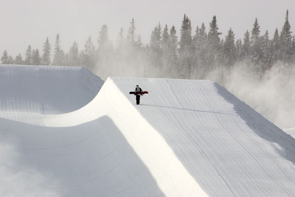 Magányos hódeszkás Breckenridge-ben - Vail Resorts Inc.