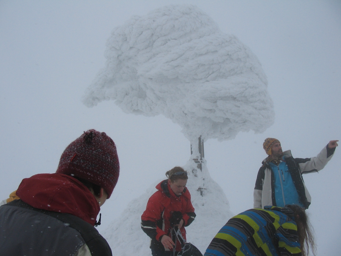 Rövid tájékoztató az Alacsony-Tátráról, a  csúcsról és arról, hogy mit nem látunk a távolban éppen