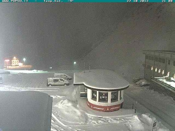 Éjszakai havazás az olasz Stelvio-hágónál