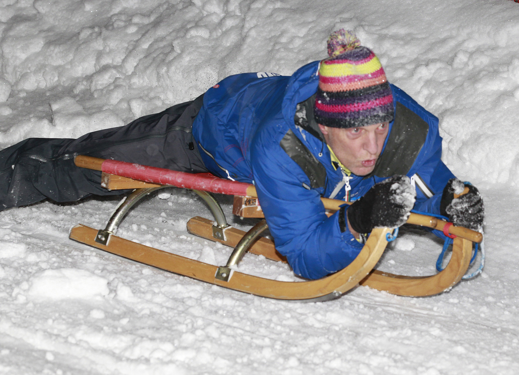 Hassal is lehet lefelé csúszni, de nem ajánlott.