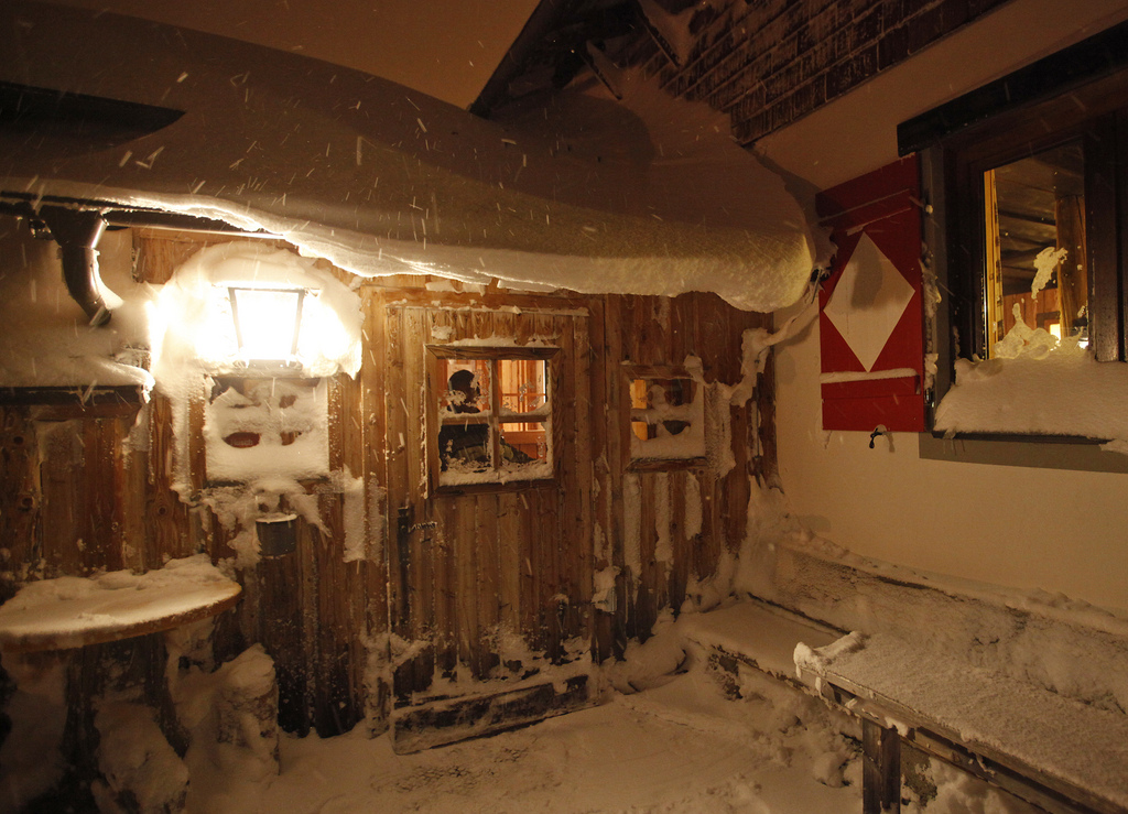 A hüttézés kötelező program a szánkózás után