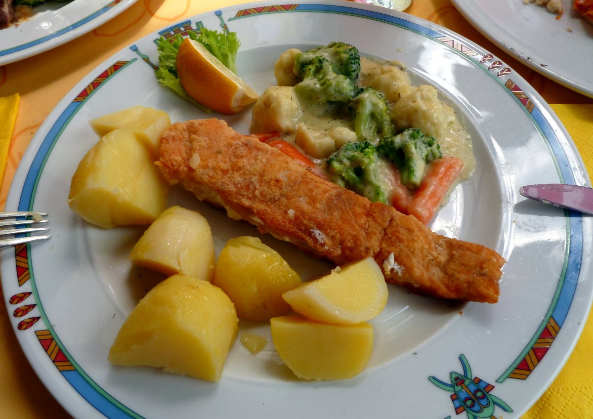 Sült hal főttkrumplival