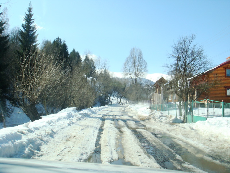 Ez az út vezet a sítelepre