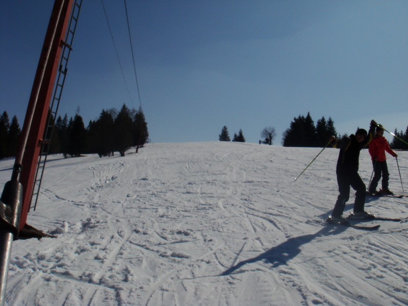 Kék pálya a tányéros felvonóról