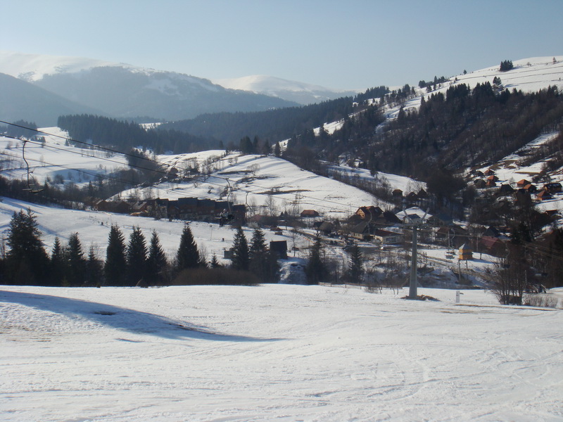 Kilátás az ülőliftes kék pályáról