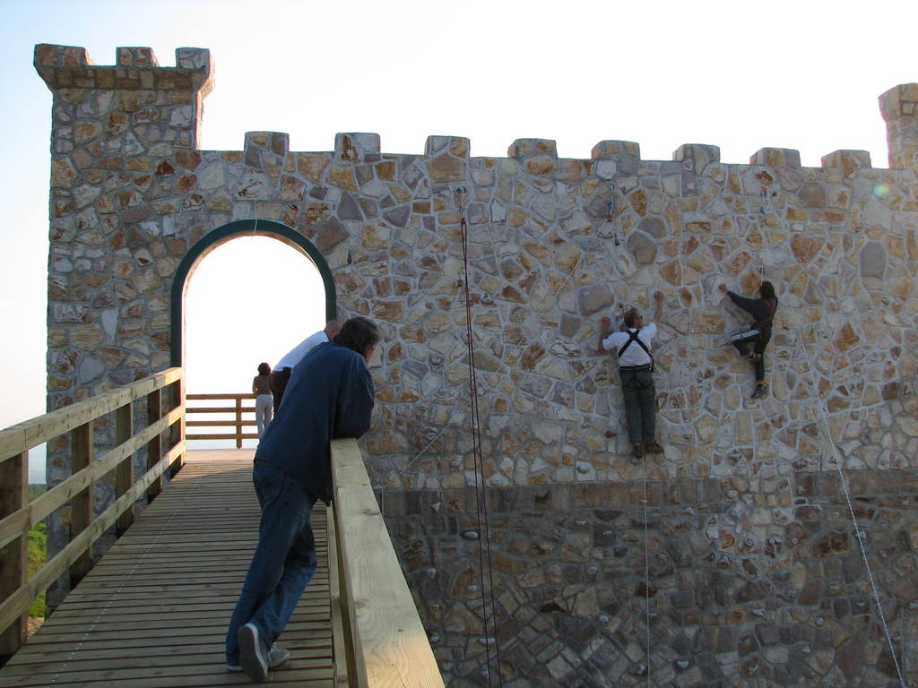 Mászófal az Oxygen Adrenalin Parkban