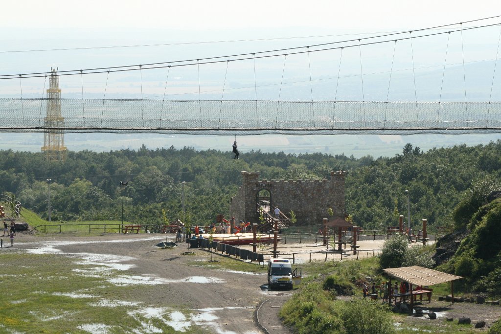 Függőhíd az Oxygen Adrenalin Parkban