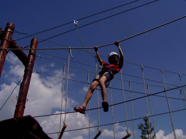Kötélpálya a Serpa Kalandparkban Balatonfűzfőn