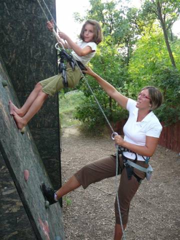 Mászófal a Serpa Kalandparkban