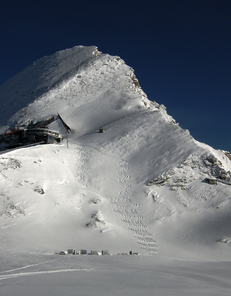 Besíelés Kaprunban - gleccsersí 3000 méteren - www,sielj3000meteren.hu